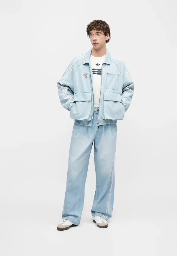 Джинсы свободного кроя Adidas Originals, светло-голубой — фото 2
