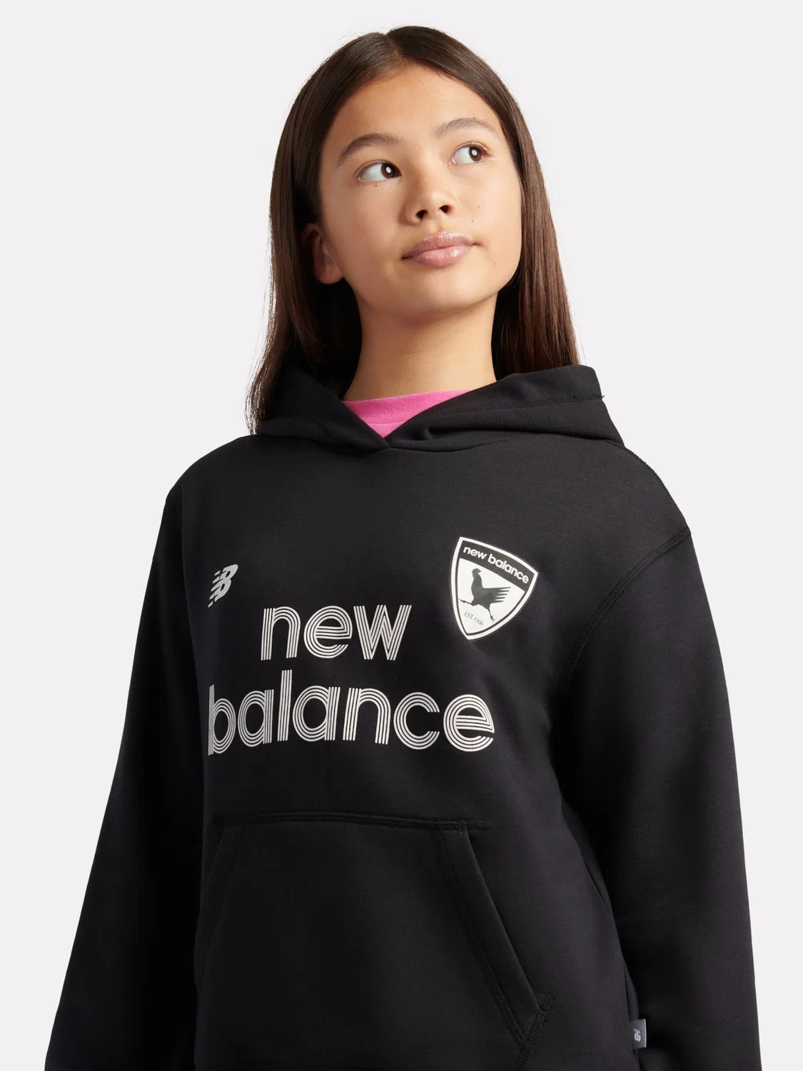 Худи черное New Balance 1906 Football Graphic — фото 4