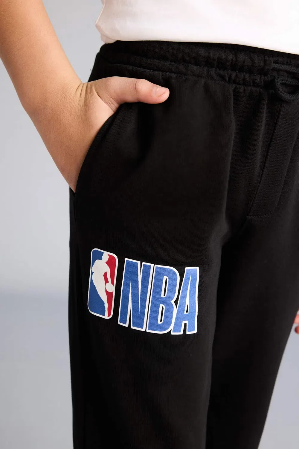 Штаны на резинке с логотипом NBA Defacto, черный — фото 4
