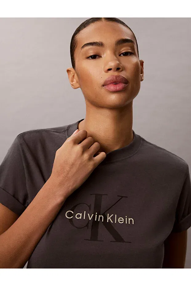 Женская футболка с кислотной стиркой Calvin Klein, Dark Blue — фото 2