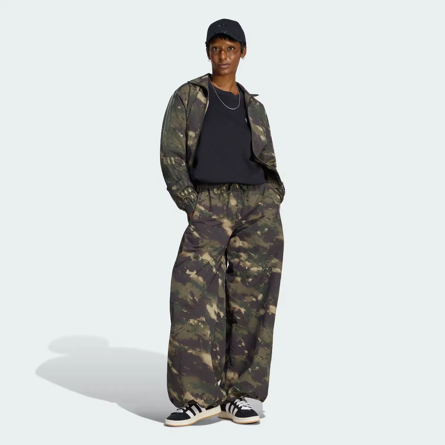 Женская спортивная куртка с камуфляжным принтом Adidas Originals, Night Cargo/Aurora Coffee/Olive Strata/Orbit Green — фото 3