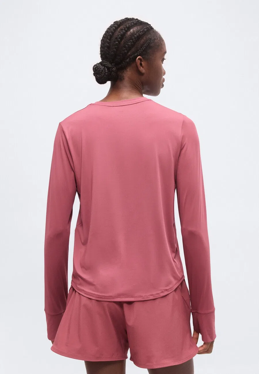 Спортивная футболка NIKE Performance Shirt 'ONE CLASSIC' светло-розового цвета — фото 4