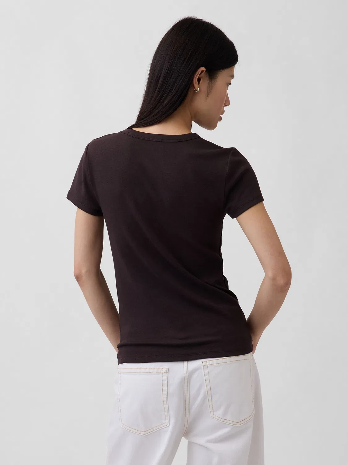 Футболка с круглым вырезом Gap Modern Crew Neck, коричневый — фото 2