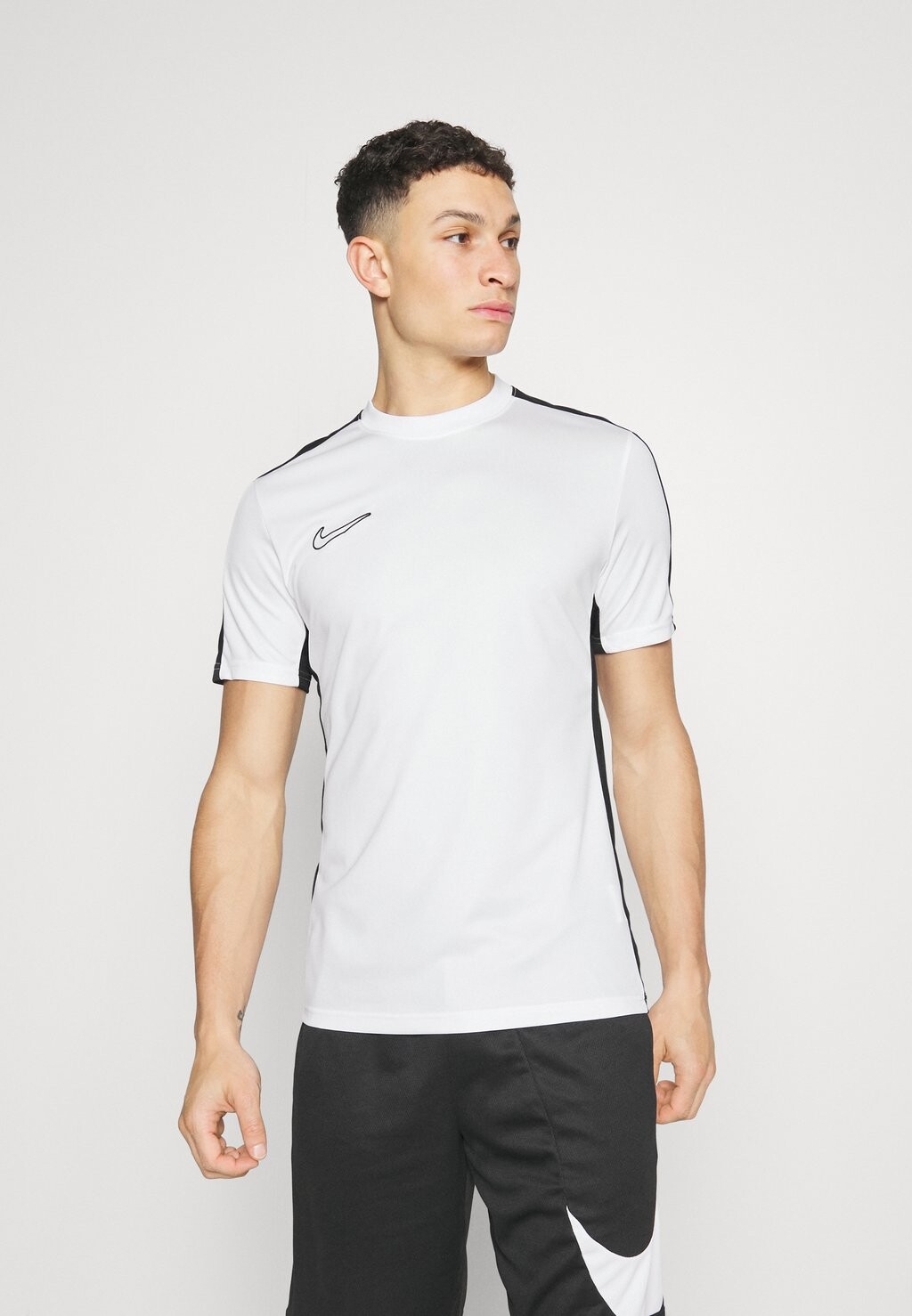 

Футболка Nike ACADEMY 23, цвет White/Black, Серый, Футболка Nike ACADEMY 23, цвет White/Black