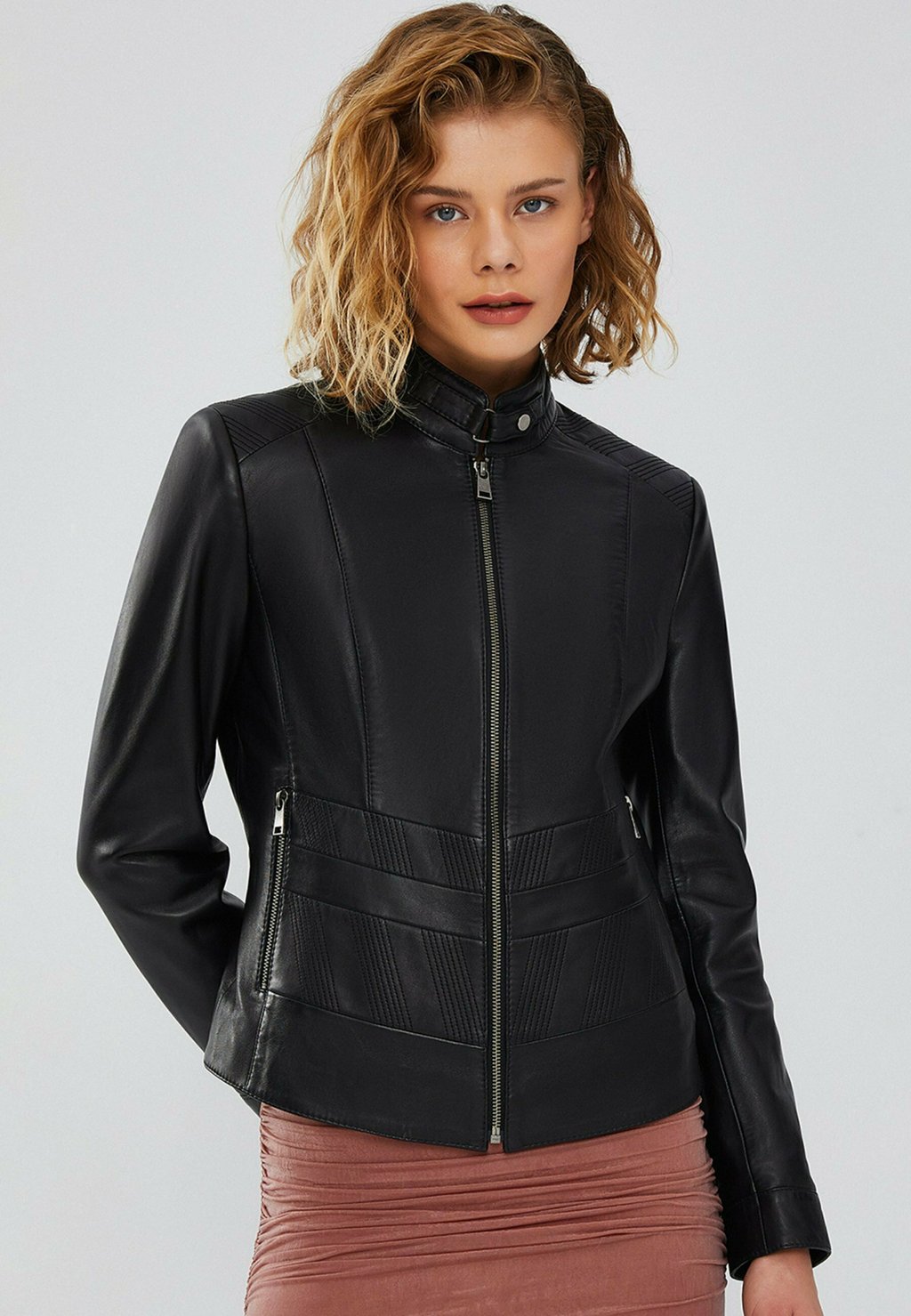 

Кожаная куртка Blazer Derimod, черный