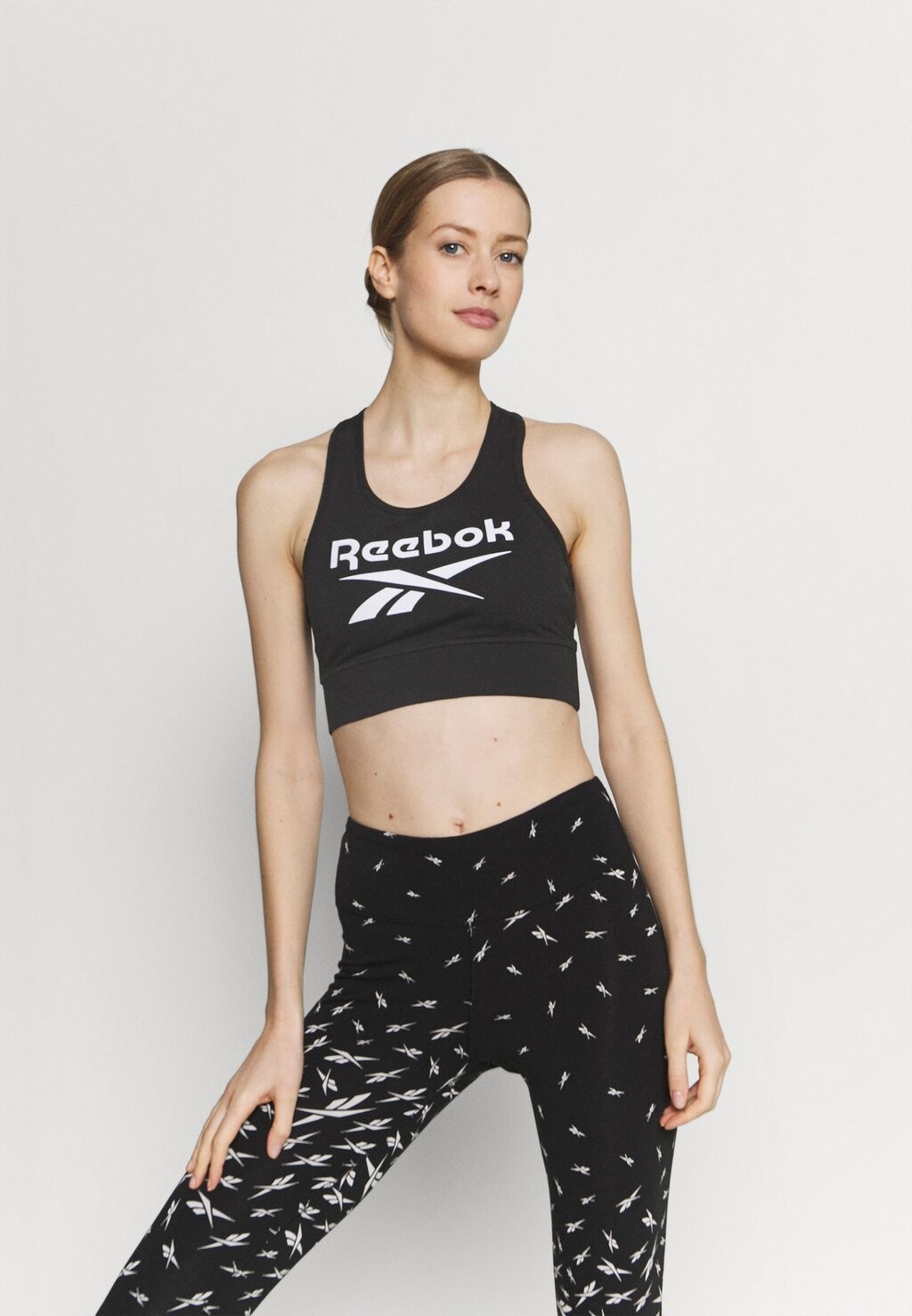 

Спортивный бюстгальтер с легкой поддержкой Reebok, черный