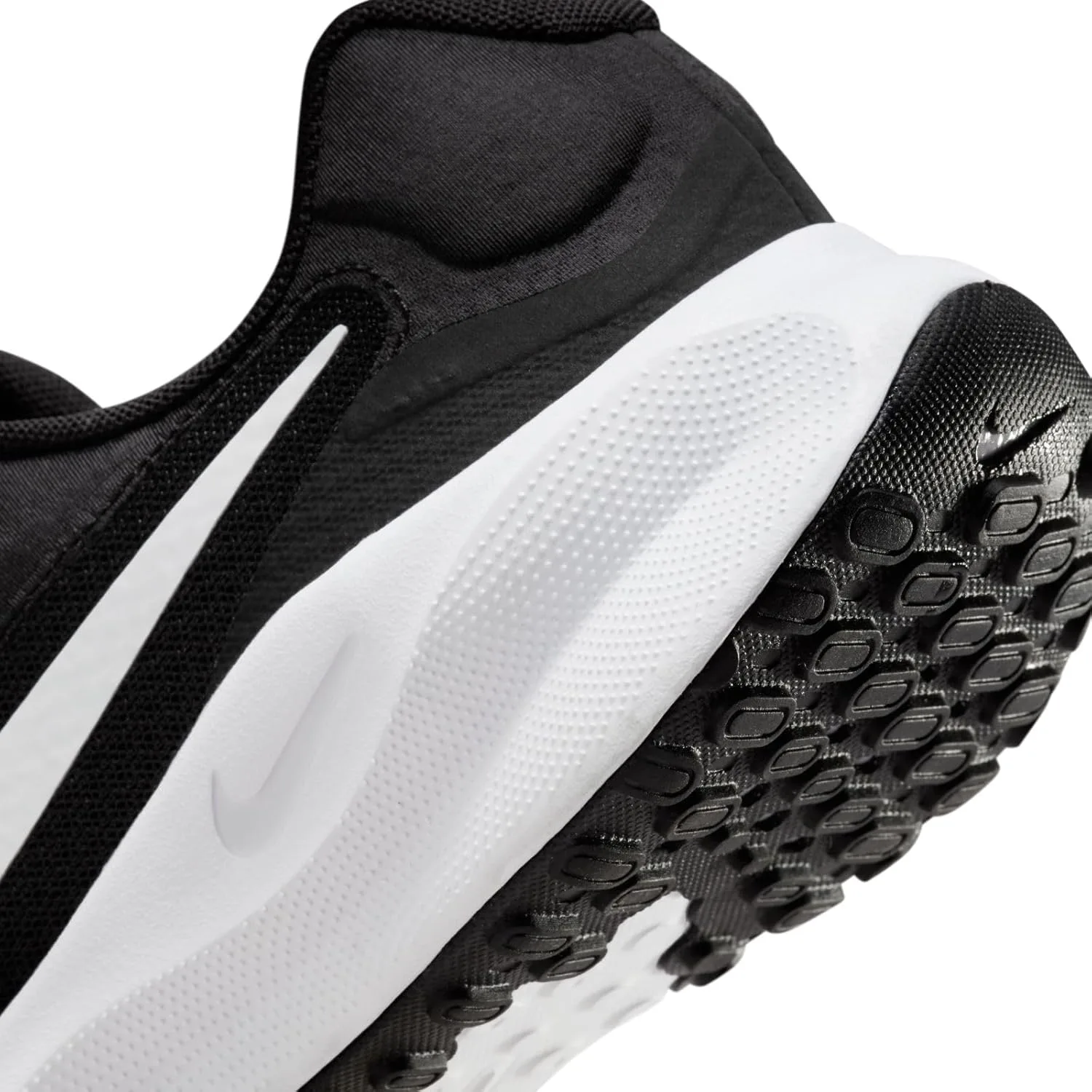 Мужские кроссовки Nike Revolution 7, белый/черный — фото 2