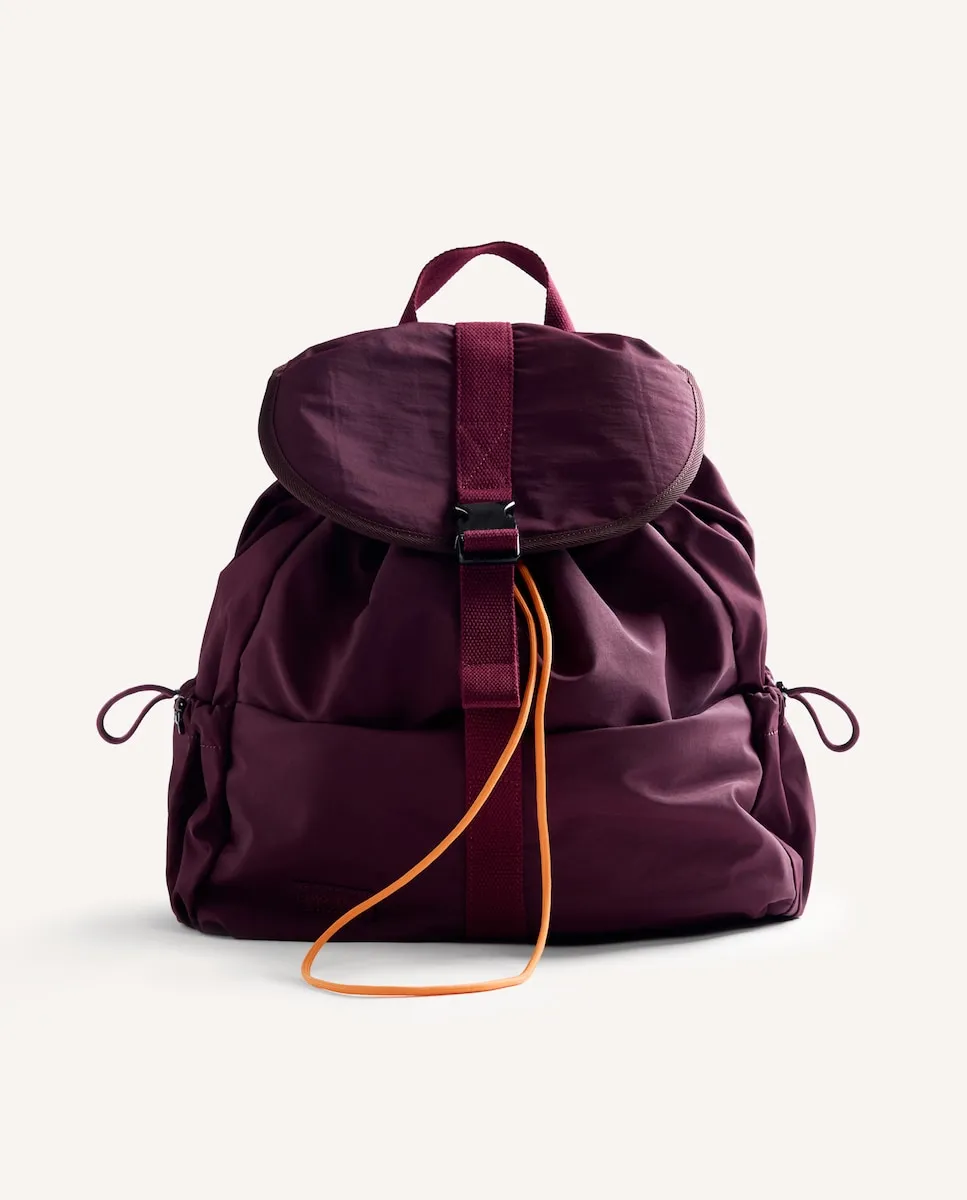 

Рюкзак с анималистичным принтом, застежкой на пряжке и двойной ручкой Gioseppo, бордовый