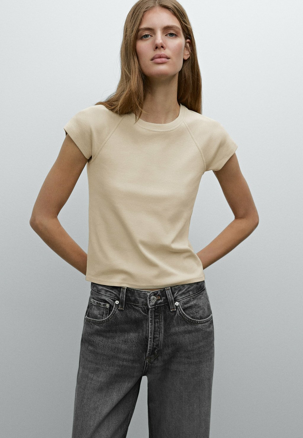 

Базовая футболка RAGLAN SLEEVE Massimo Dutti, бежевый
