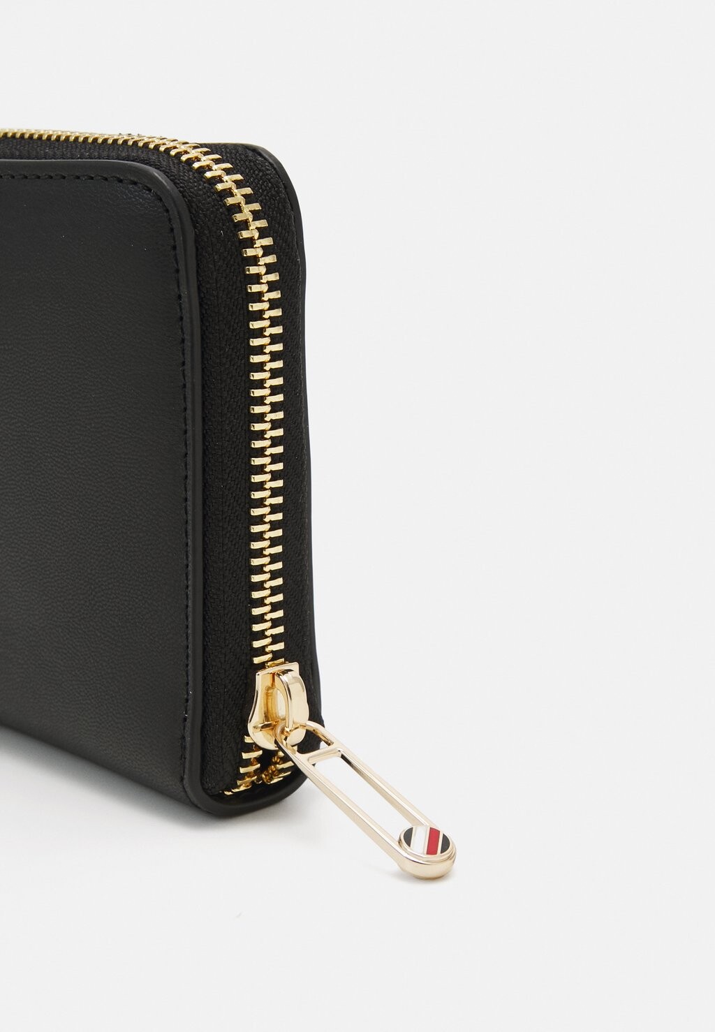 

Кошелек Chic Tommy Hilfiger, черный