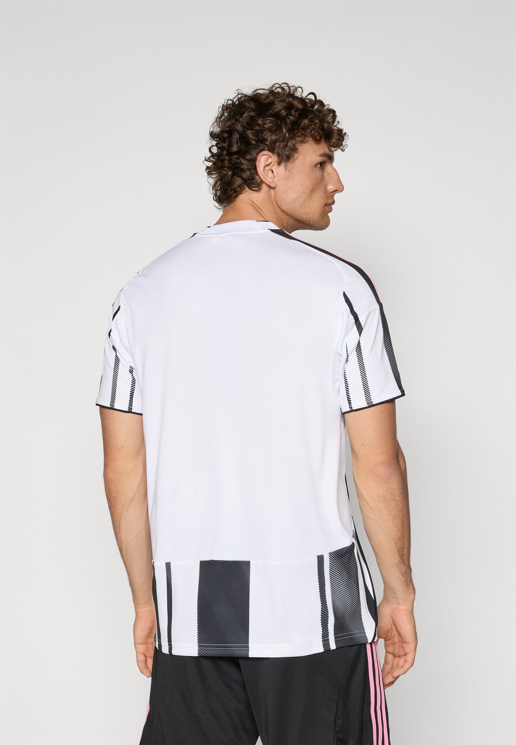 Футболка Adidas Juventus 25/26 Home Jersey — фото 3