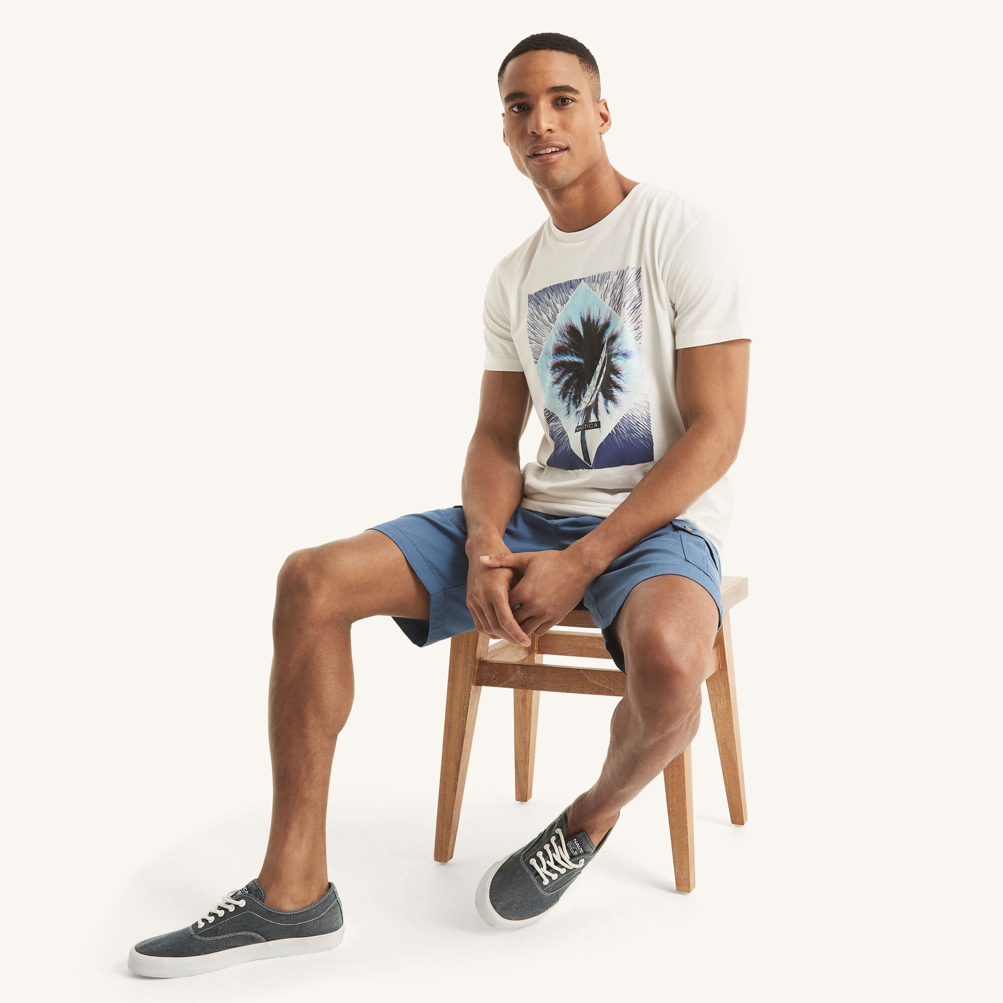 

Футболка мужская Nautica с принтом пальм, цвет bright white