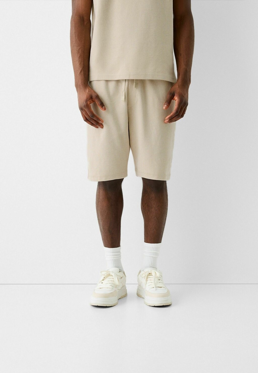 

Брюки спортивные Relaxed-Fit Plush Textured Bermuda Bershka, верблюжий