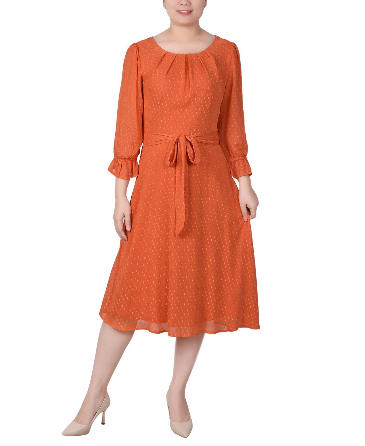 

Женское платье в горошек с рукавами 3/4 и поясом NY Collection