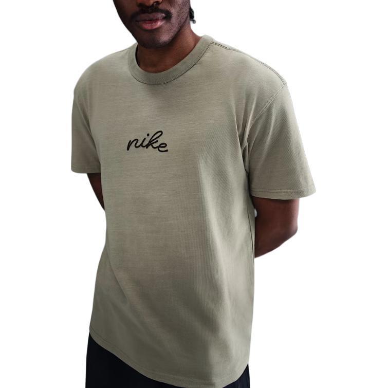 

Футболка мужская Sportswear Premium Essentials Nike, зеленый