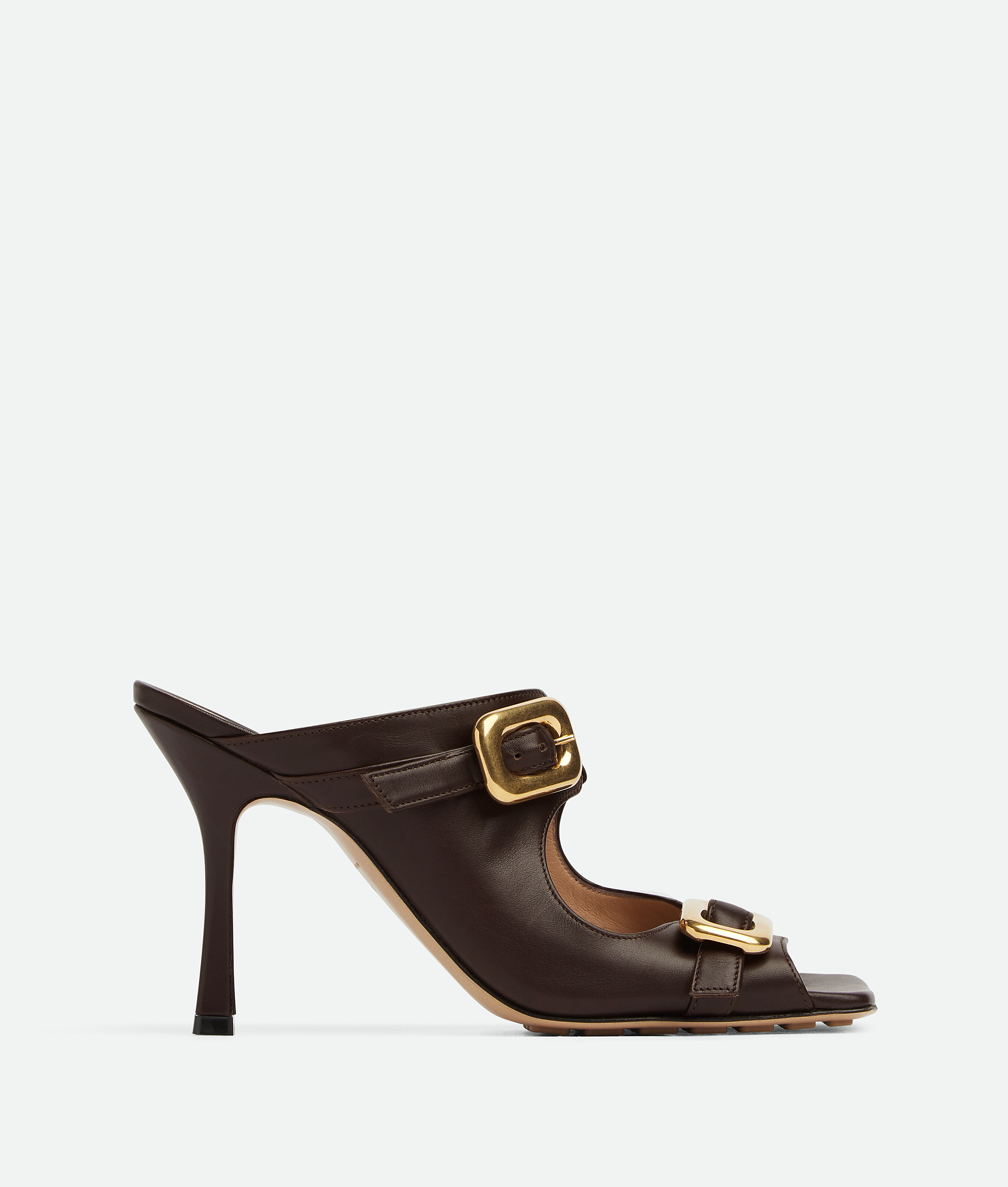 Эластичные сандалии-мюли с пряжкой Bottega Veneta, карамельный