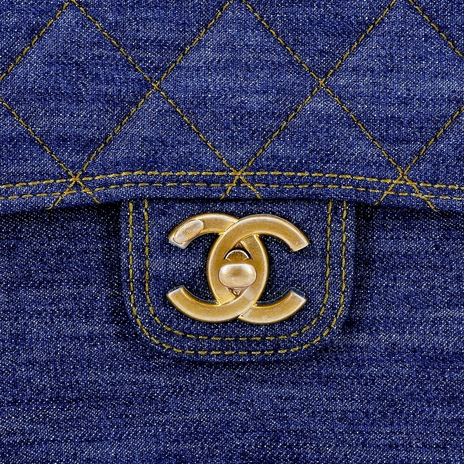 Сумка-клатч CHANEL Джинсовый мессенджер, средняя, унисекс, состаренный деним, синий — фото 4