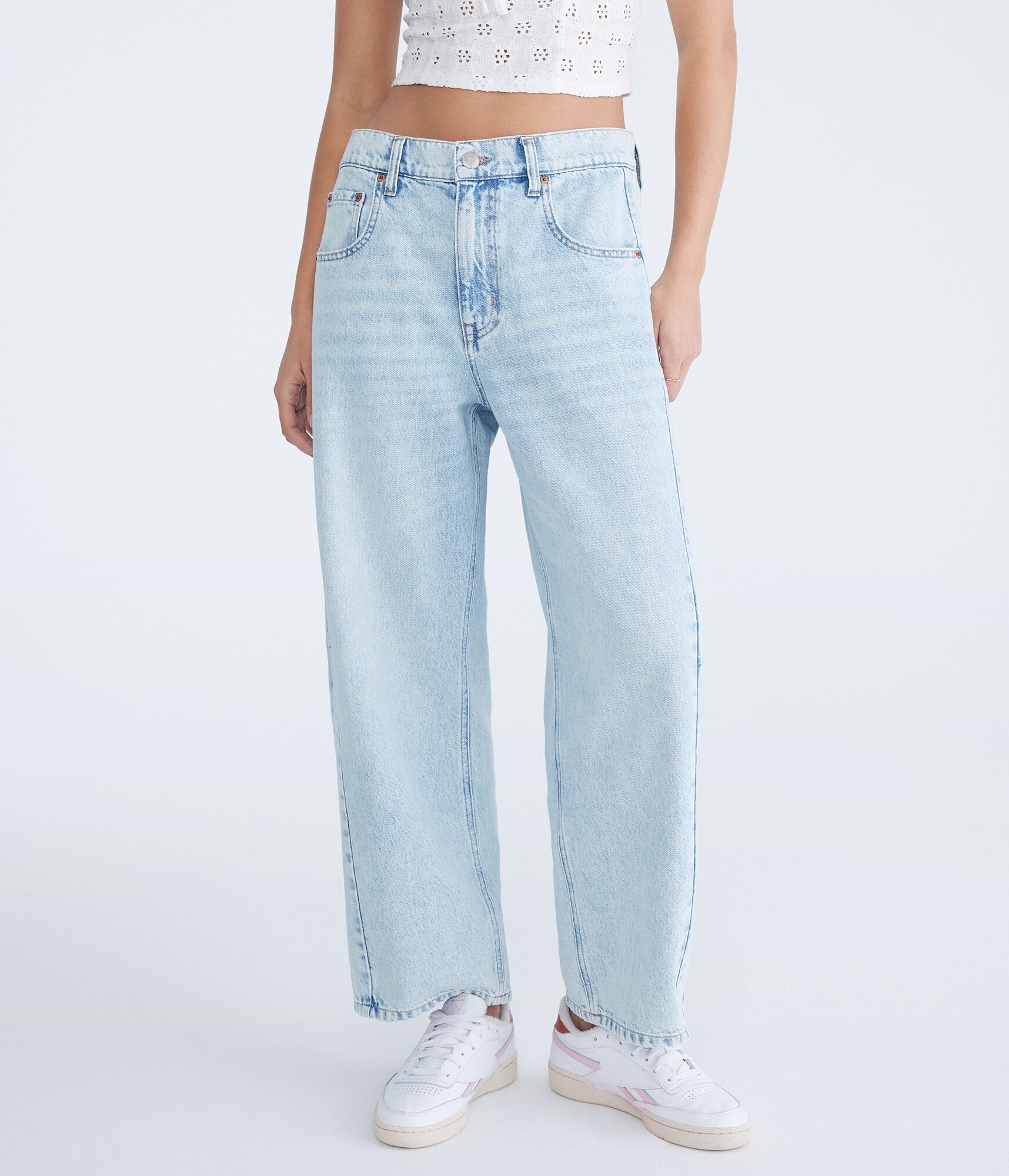 

Джинсы Aeropostale со средней посадкой и бочонками, цвет light wash