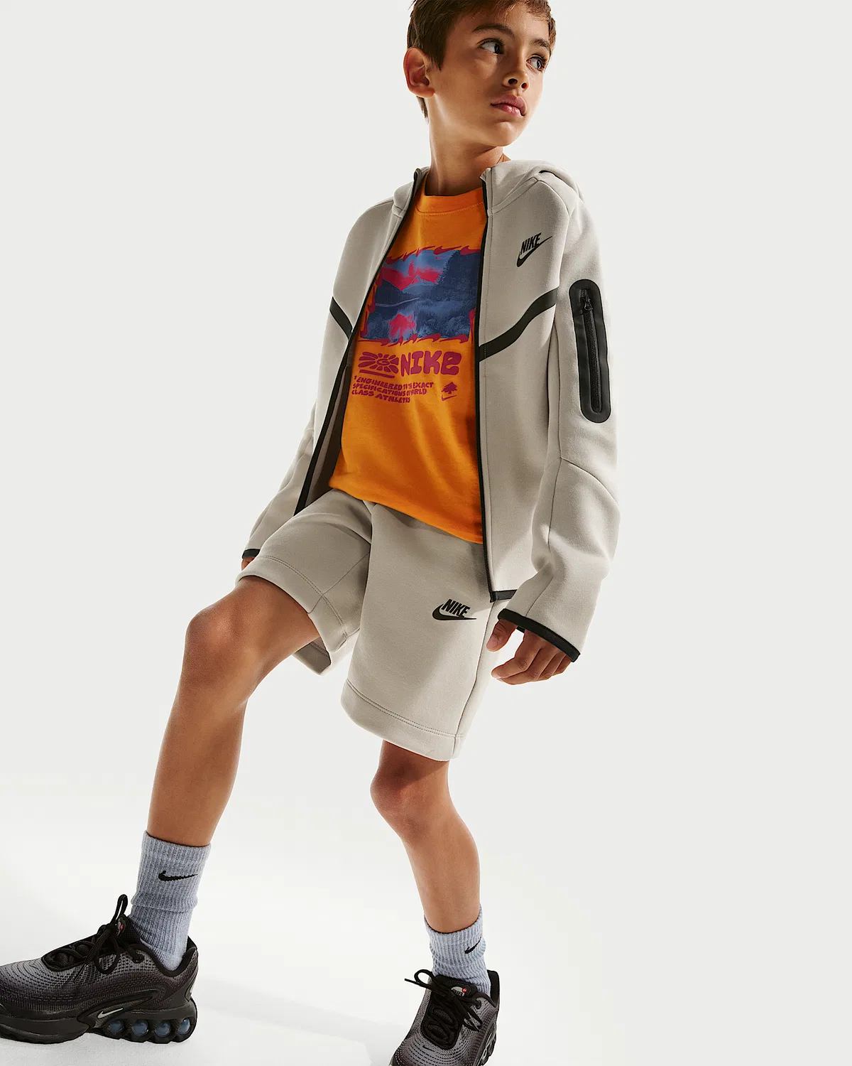 Детские шорты Nike Sportswear Tech Fleece для мальчиков, Cream II/Black — фото 4