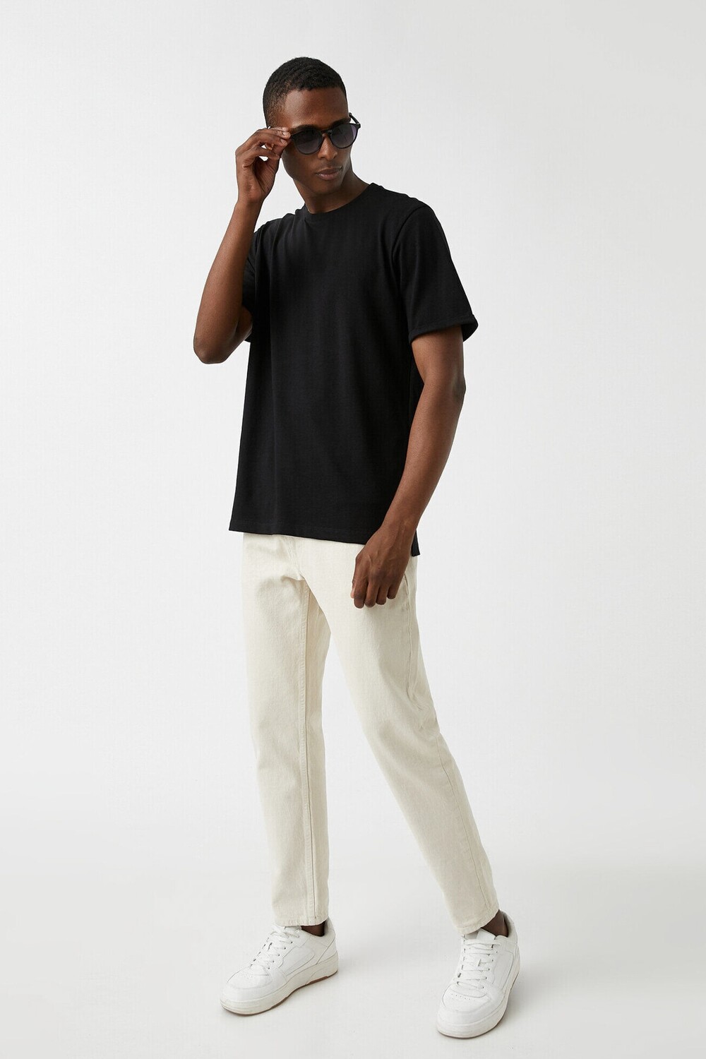 

Длинная базовая футболка Koton, черный