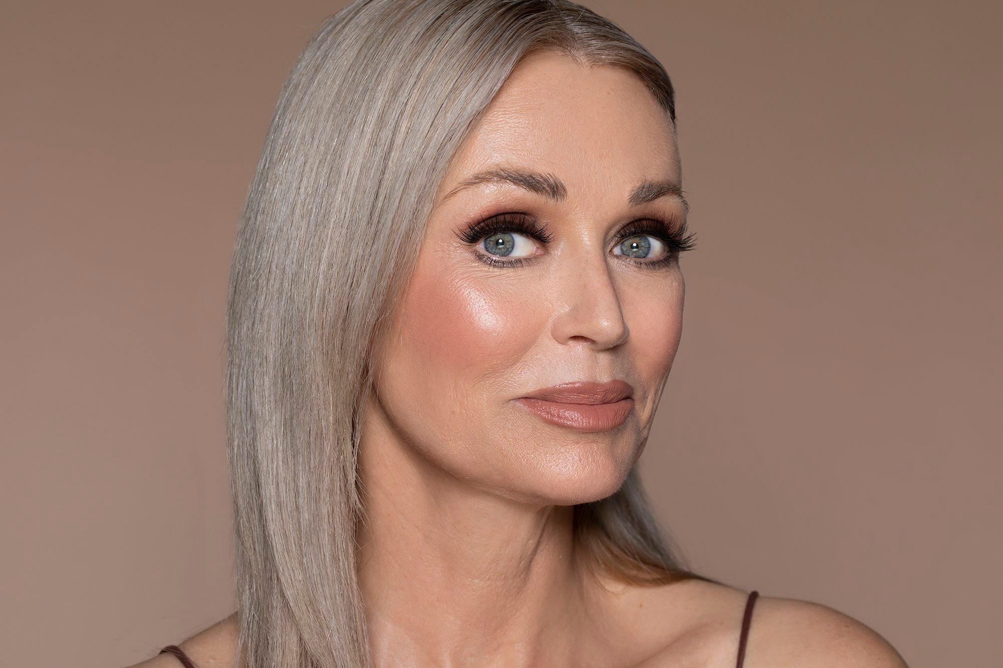 

Тонирующая тональная основа Sheer Skin L.A. Girl, Medium Beige