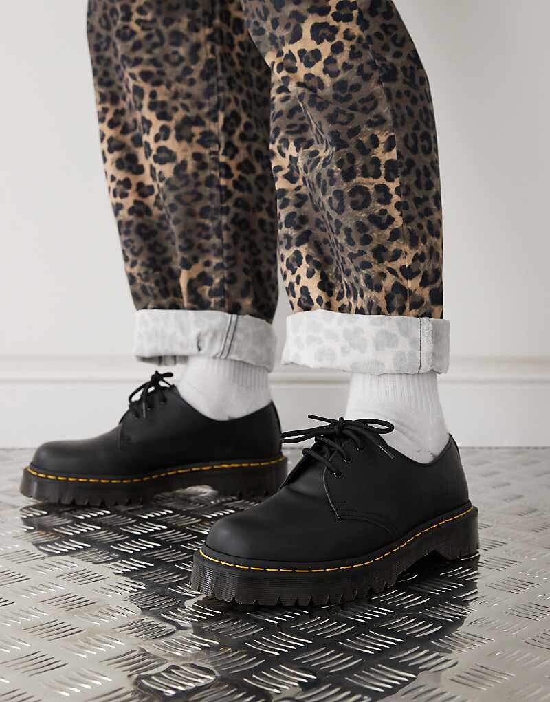 

Доктор Туфли Martens 1461 из черной гладкой кожи с 3 люверсами