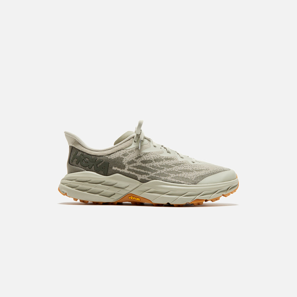 

Кроссовки HOKA Speedgoat 5T, цвет Barely/Slate