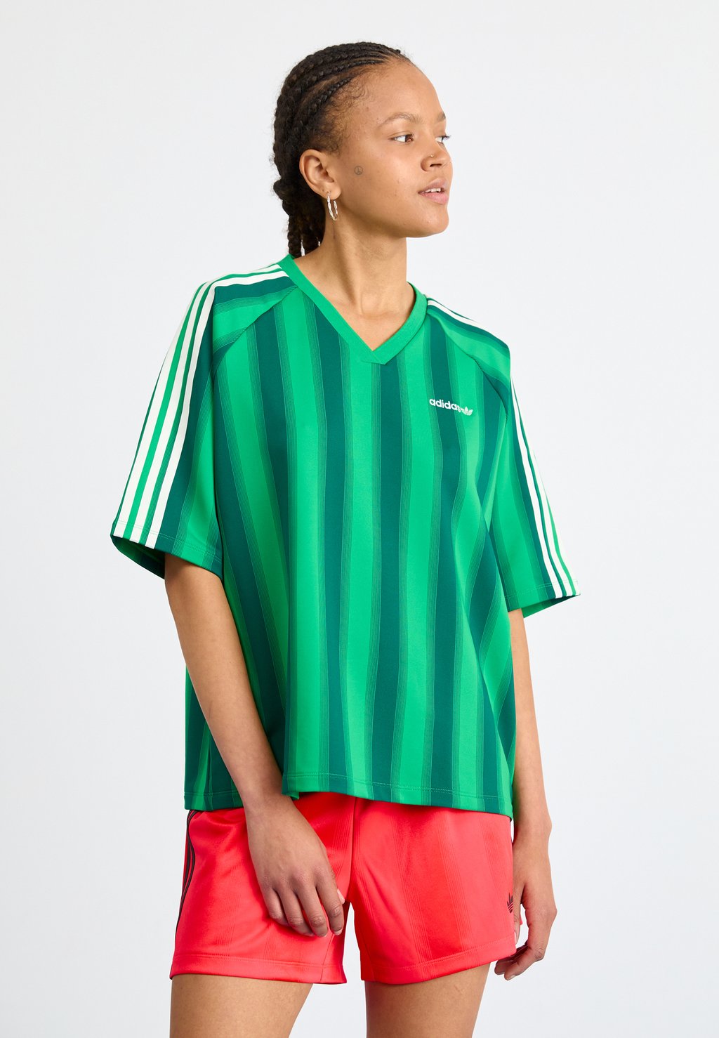 

Футболка с принтом LINEAR TEE Adidas Originals, зеленый