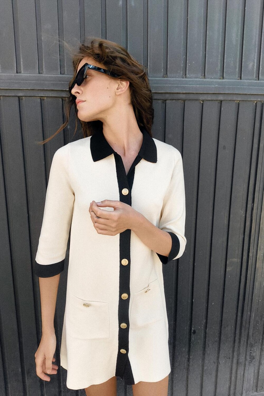 

Короткое трикотажное платье с рукавами 3/4 ZARA, экрю/черный