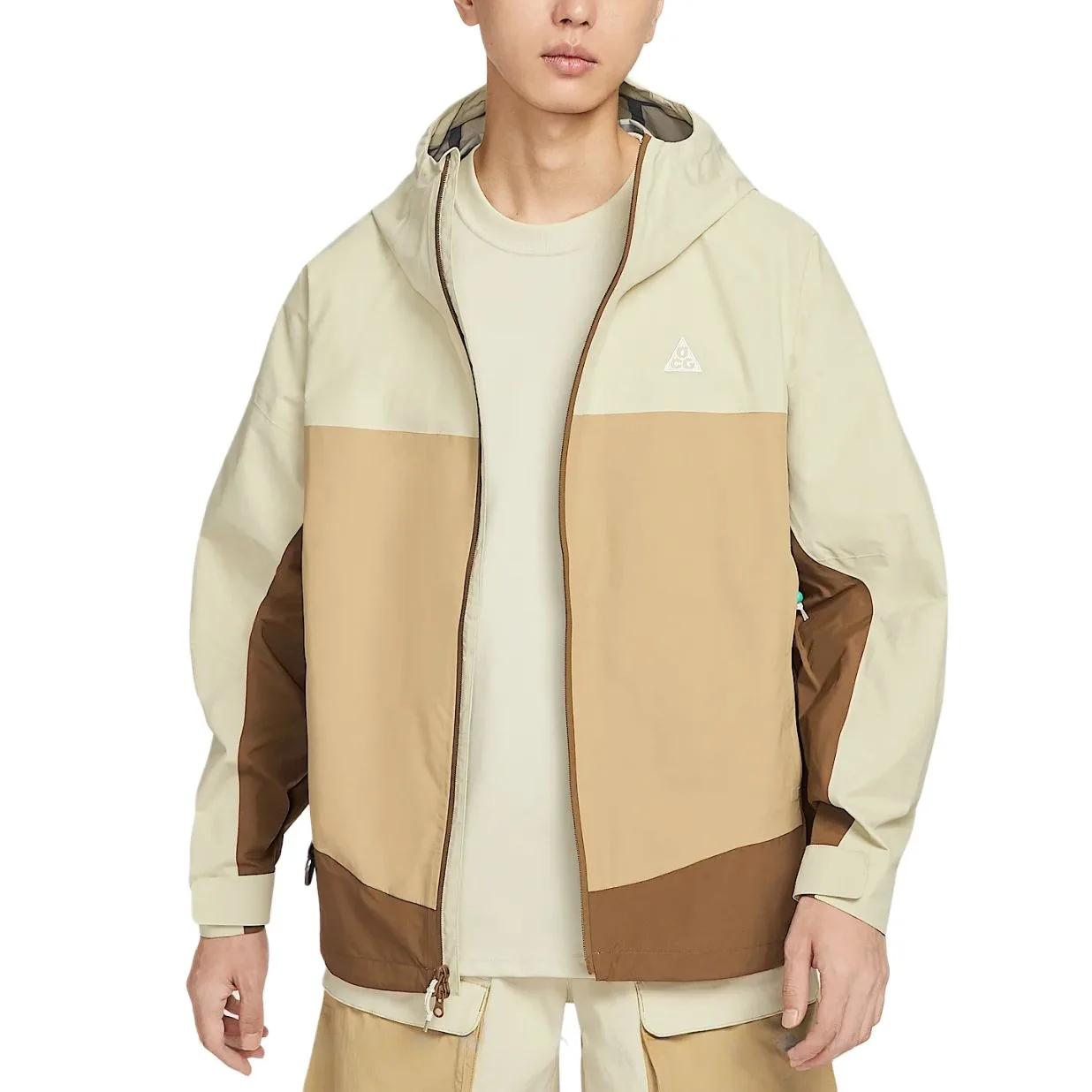 Куртка мужская Storm FIT Outdoor Hiking, Urban Living/Travel/Commuting водонепроницаемая и ветрозащитная Nike, Light Khaki/Apricot Tea Brown/Mountain White (Includes Nike Hat*1) — фото 4
