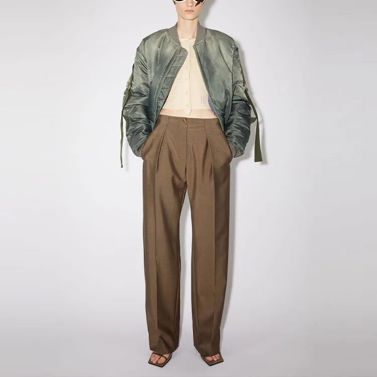 Acne Studios Куртка женская зеленая с воротником-стойкой — фото 4