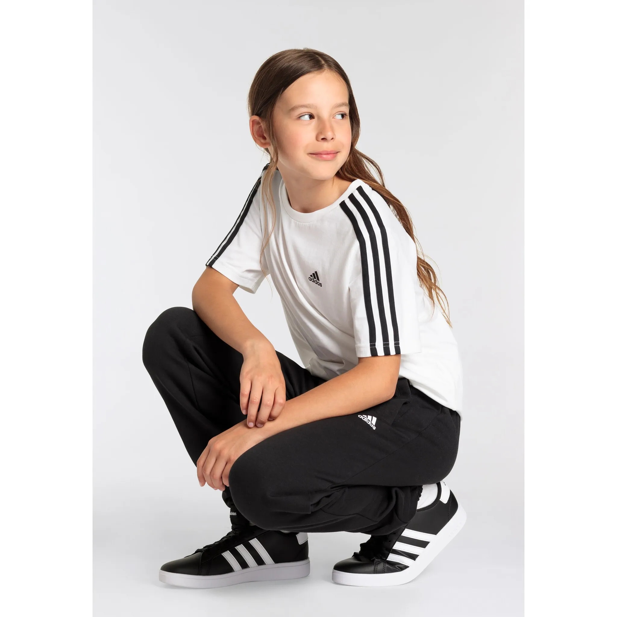 

Футболка Adidas Sportswear "ESSENTIALS 3 STRIPES COTTON LOOSE FIT BOYFRIEND", белый