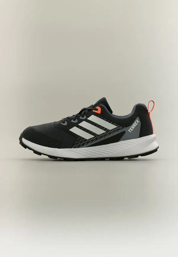 Походные ботинки tracefinder Adidas Terrex, Core Black/Grey One/Semi Impact Orange