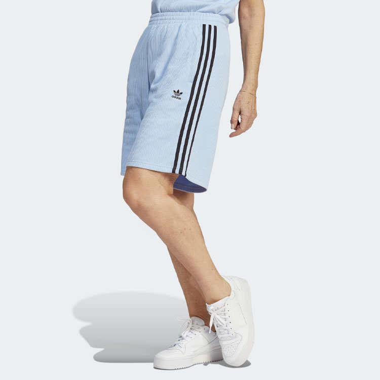 Бермуды с вышитым логотипом Adidas Originals, светло-розовый/синий — фото 4