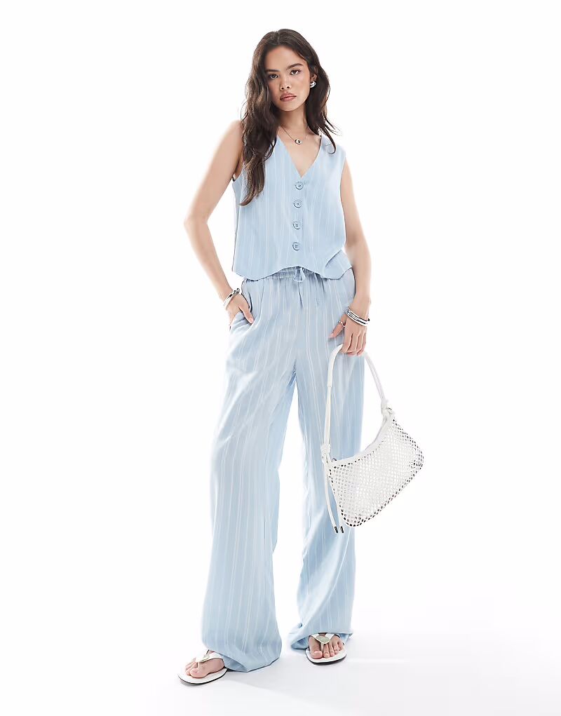 

Широкие брюки в светло-голубую полоску Pieces