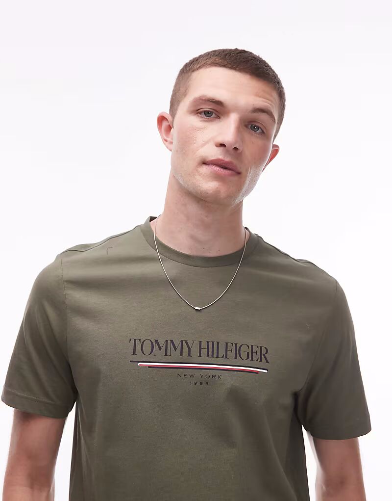 

Футболка с круглым вырезом и логотипом Tommy Hilfiger темно-синего цвета
