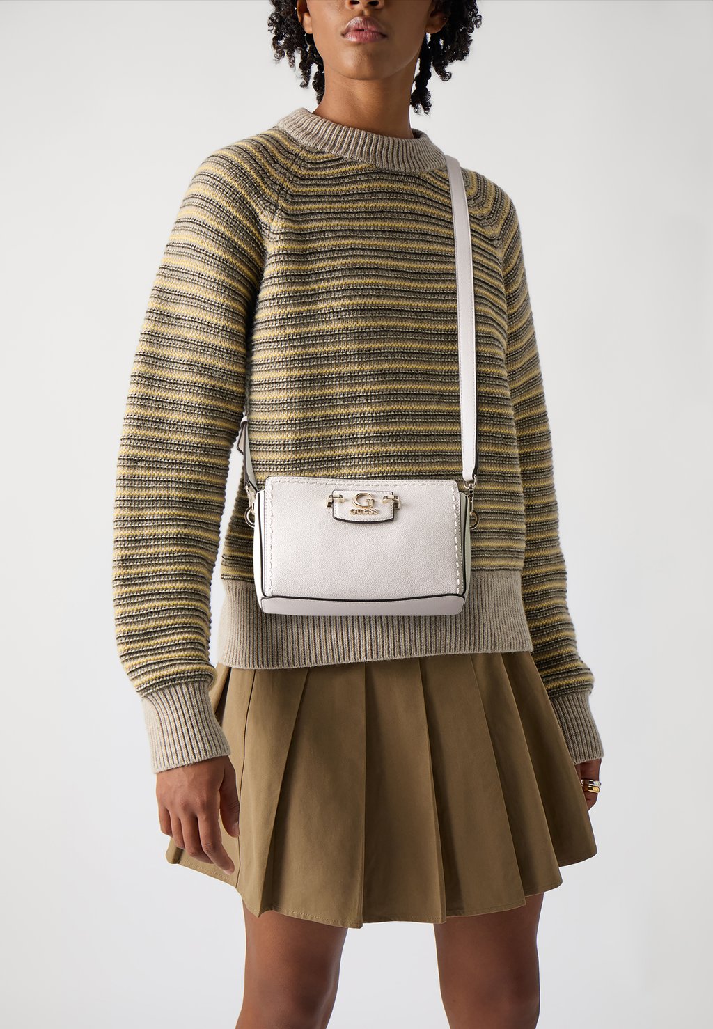 

Сумка через плечо NASTRA MINI TOP ZIP Guess, слоновая кость
