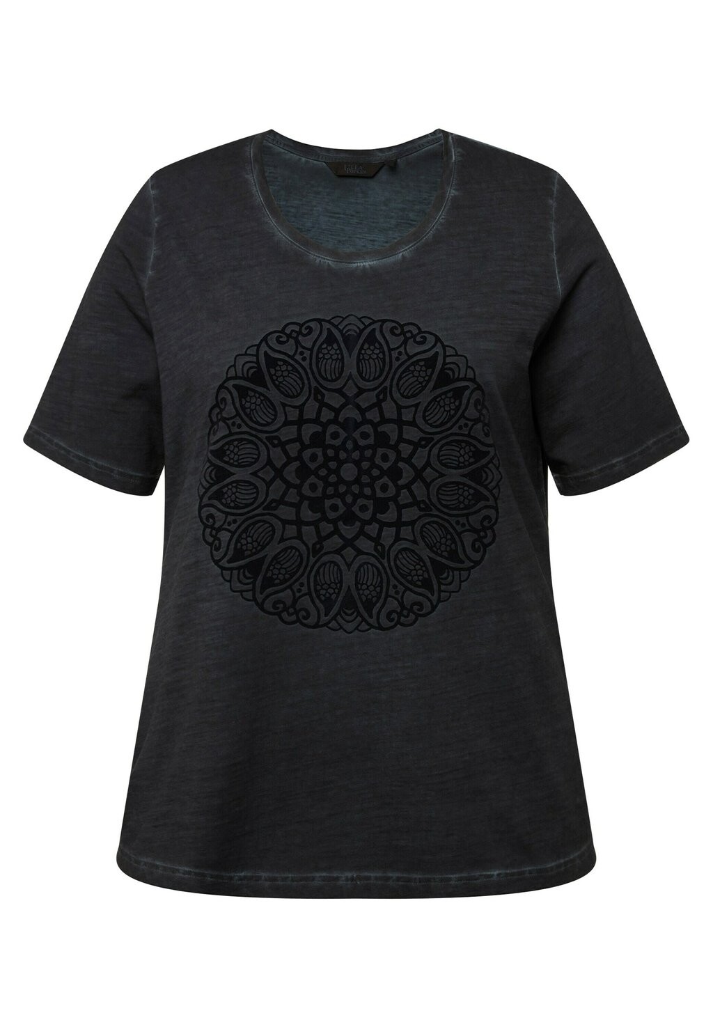 

Футболка с принтом TEXTURED MANDALA SHORT SLEEVE COLD DYED Ulla Popken, темно-синий