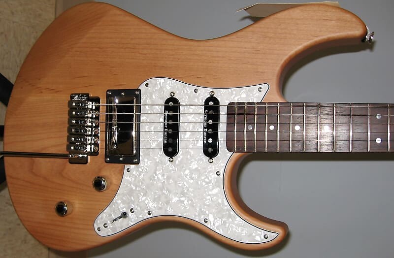 

Электрогитара Yamaha PAC612VIIX Pacifica Solidbody Electric Guitar w/Rosewood Fretboard - Yellow Natural Satin