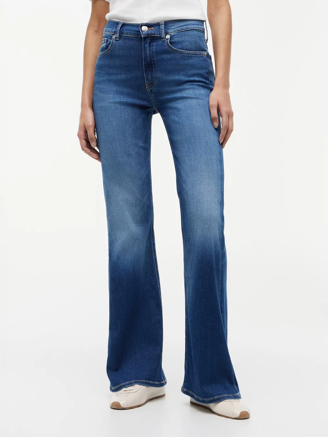Джинсы-клеш Tommy Hilfiger Whiskered Mid Rise Flared синего цвета — фото 2