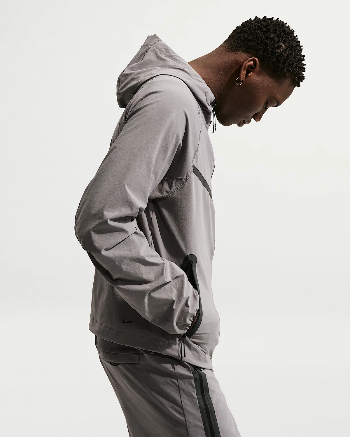 Мужская куртка Windrunner Dri-FIT Woven Full-Zip Nike Tech, Pencil Point/Pencil Point/Blue Crystal — фото 3