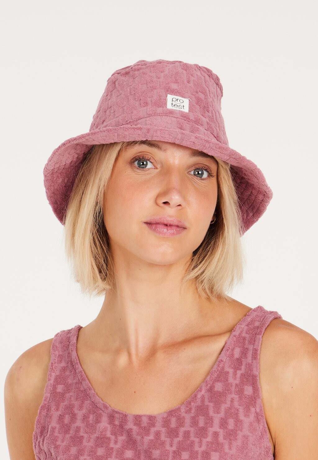 

Шапка PRTGUUSJE Protest, цвет deco pink