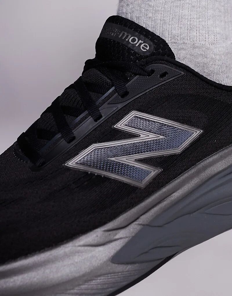 Кроссовки New Balance Fresh Foam More Running черного цвета — фото 3