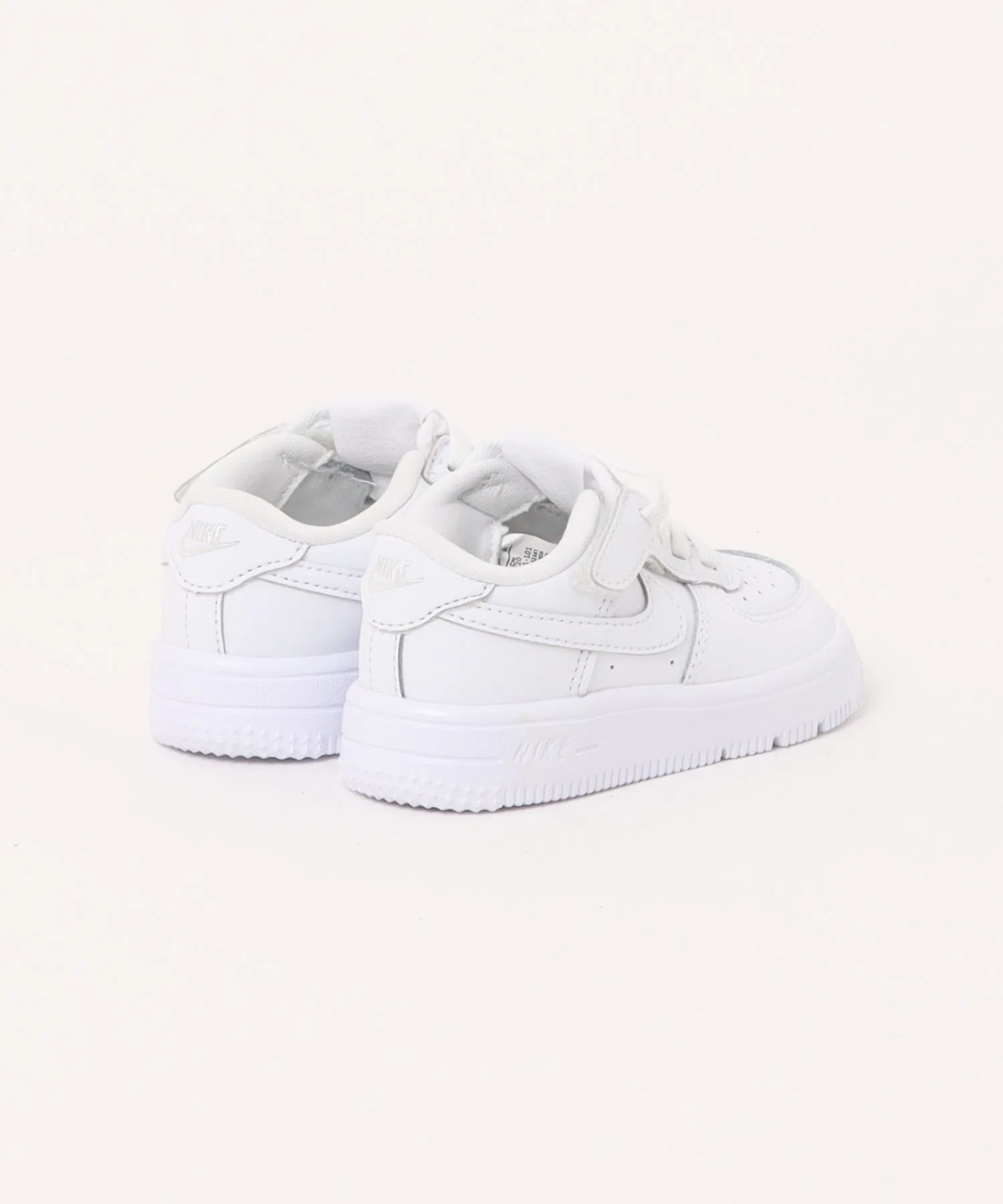 Детские кроссовки NIKE Air Force 1 Low EasyOn белые — фото 2