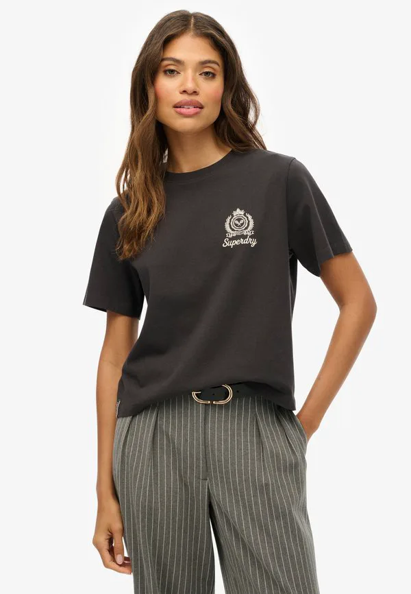 

Футболка с принтом в стиле загородного клуба Superdry & Co, Blackboard, Черный, Футболка с принтом в стиле загородного клуба Superdry & Co, Blackboard