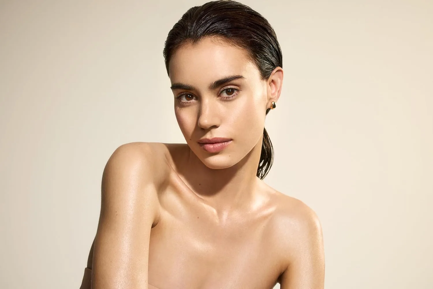 m-61 Perfect Shimmer Body Oil | Увлажняющее масло для тела с легким мерцанием для бархатистой гладкости кожи. Содержит витамин Е, масло жожоба и алоэ. Подходит для всех типов кожи. 3,4 жидких унции 100 мл (1 шт.), Green — фото 4