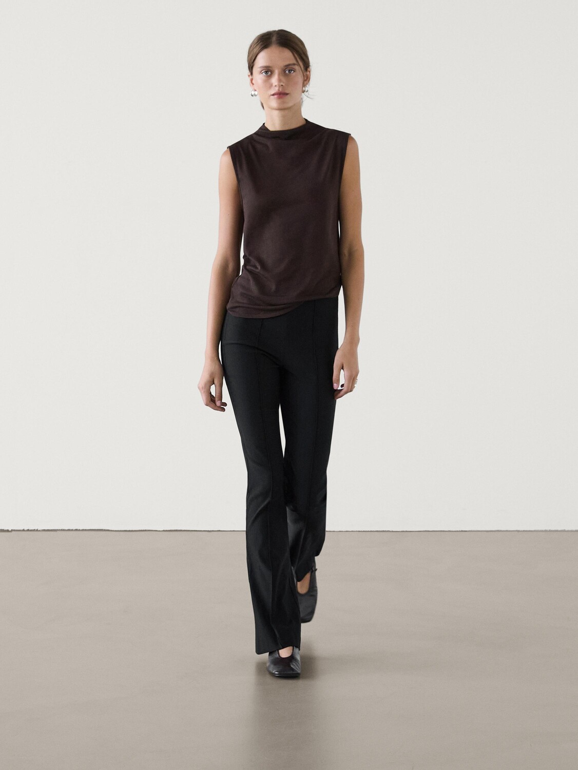 

Топ из шерстяной смеси с воротником-стойкой Massimo Dutti, коричневый