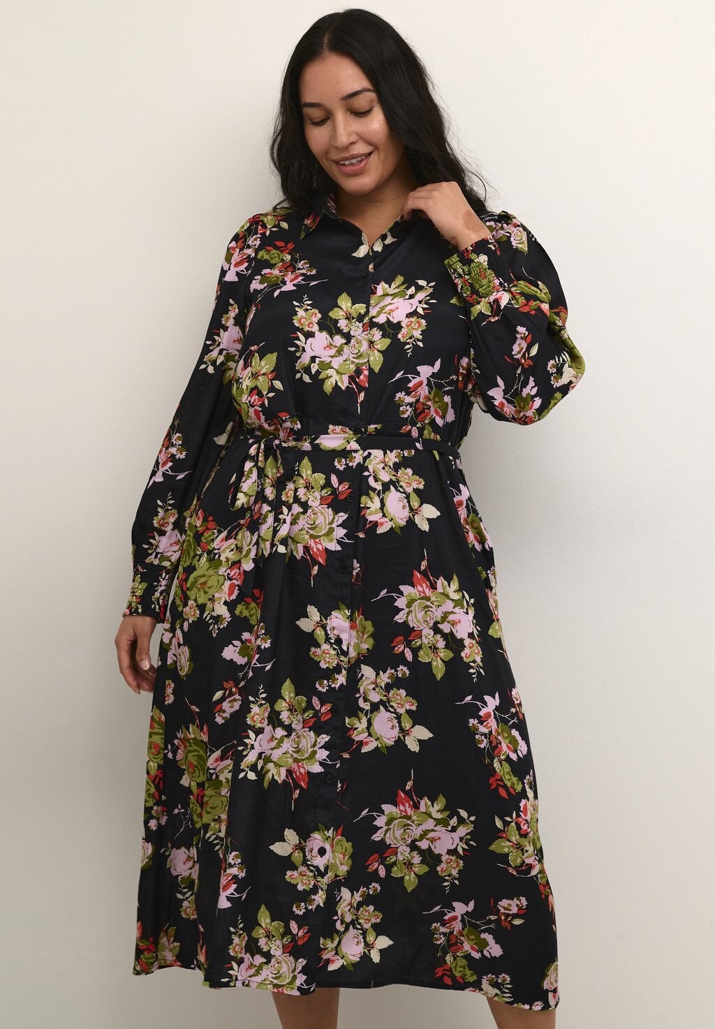 

Платье-блузка NATALIA Kaffe Curve, цвет black stencil flower print
