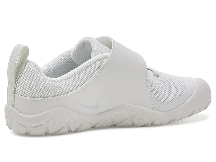 Кроссовки беговые Swoosh 1 Essential Nike Kids, White/Pure Platinum/Summit White — фото 4