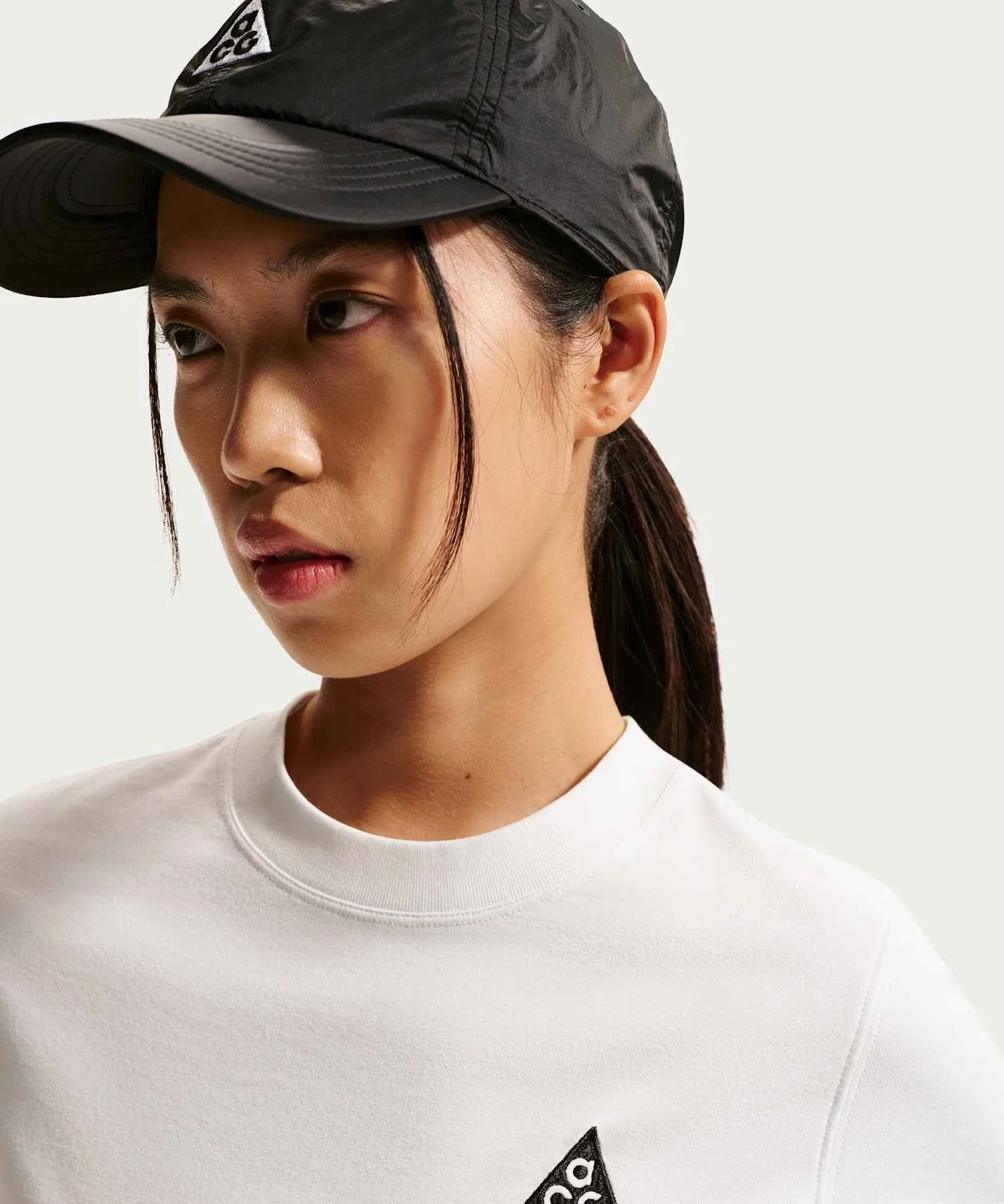 Женская футболка NIKE ACG Dri-FIT Summit White — фото 3